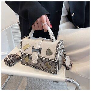 New Versatile handbag/shoulder/crossbody bag